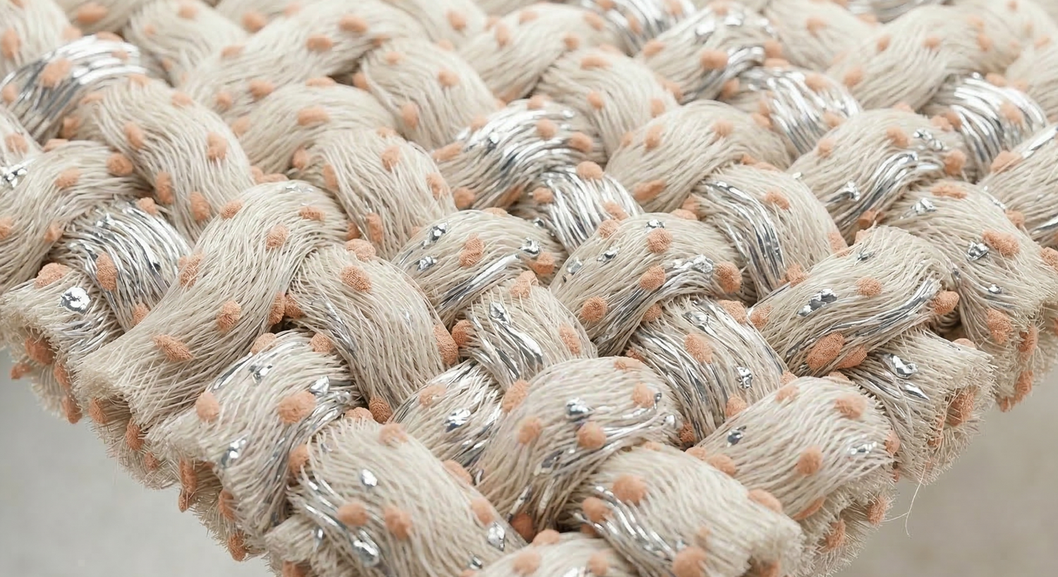 Hilo en zoom Regenactiv con ABRIIL y plata